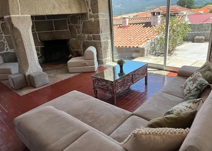 Casa De Lagarinhos Jacuzzi Jogos Gym - Serra Da Estrela - Seia - Gouveia (Guarda)